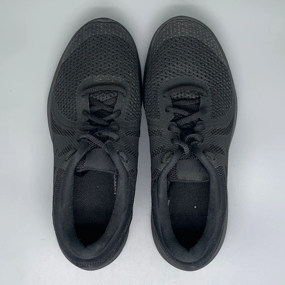 Nike Revolution 4 Black Running Shoes 943309-004 Youth 6Y Women's Sz 7.5‎